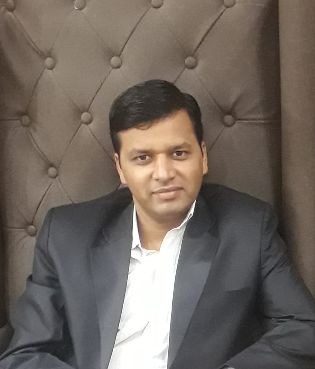 Manoj Guptaa — Financial Consultant